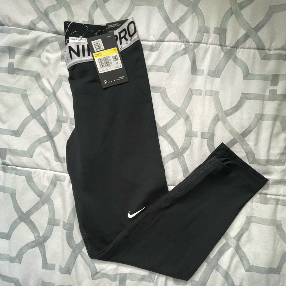 BNWT: NIKE WORKOUT LEGGINGS